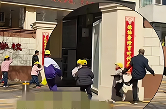 校方回应“保安在学生入校时段脚踢学生”事件：因拍摄角度问题，造成“脚踢