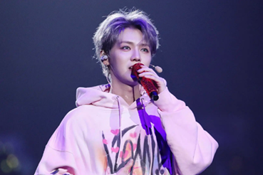 鹿晗关晓彤上热搜，两人无直接商业关联