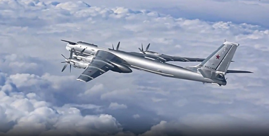 卫星影像证实 乌军再毁一架Tu-95轰炸机 俄军长程打击能力再削弱